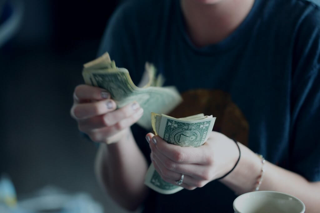 أعمال الخدمات المالية